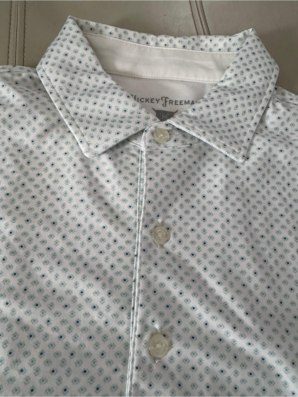 Hickey Freeman Men’s White Button-Up performance golf shirt w/ Teal Micro Print